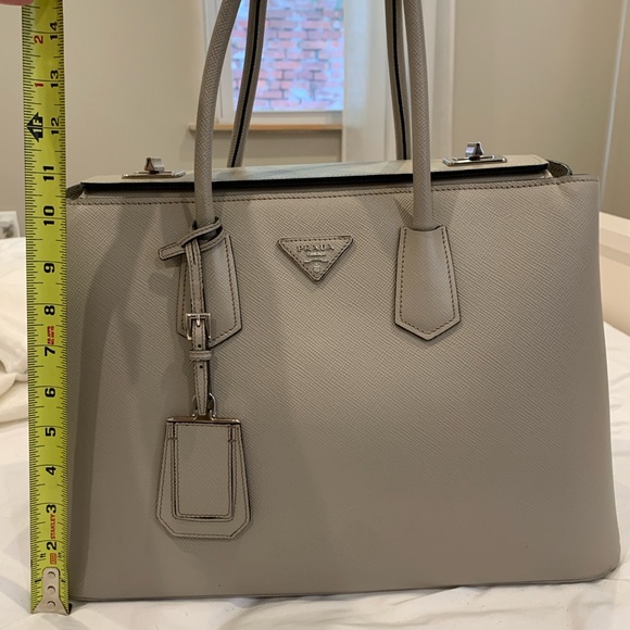 Prada purse - Picture 6 of 8